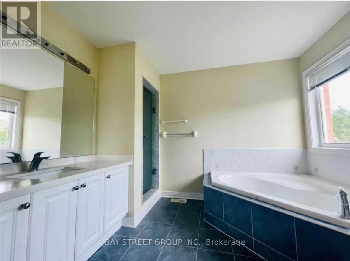 78 Pillar Rock Crescent, Markham (Victoria Manor-Jennings Gate), Ontario  L6C 3H8 - Photo 9 - N12683590