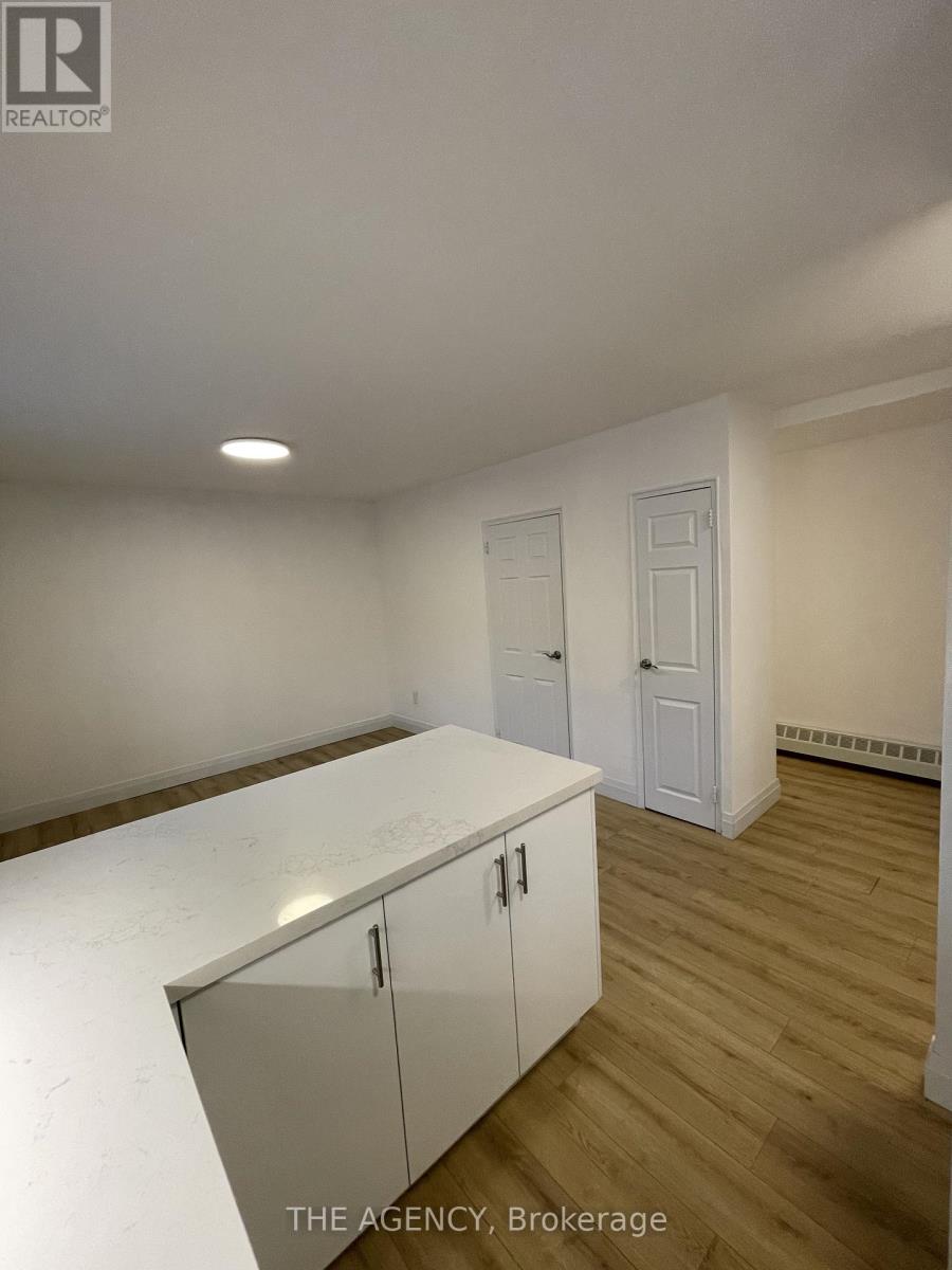 2 - 2940 Dundas Street W, Toronto, Ontario  M6P 1Y8 - Photo 11 - W12682552