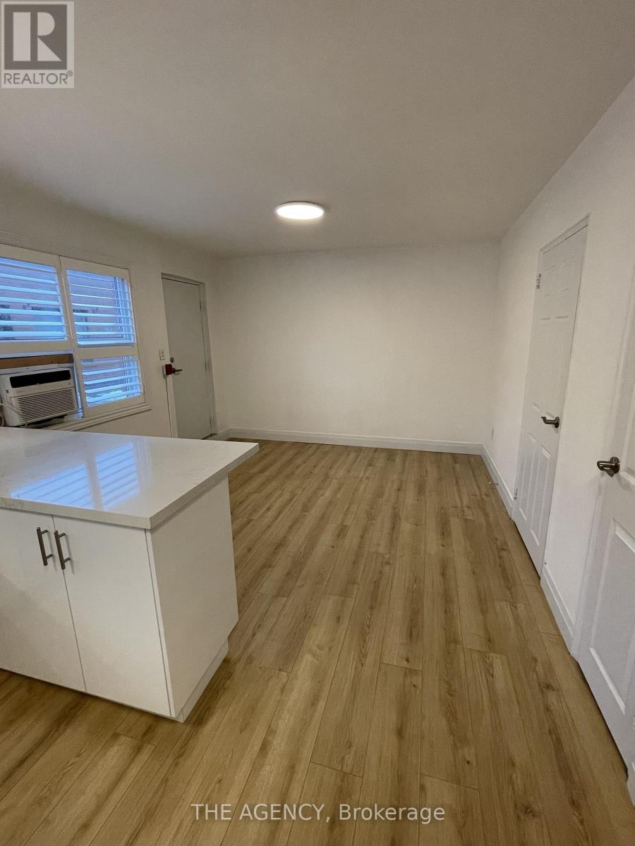 2 - 2940 Dundas Street W, Toronto, Ontario  M6P 1Y8 - Photo 5 - W12682552