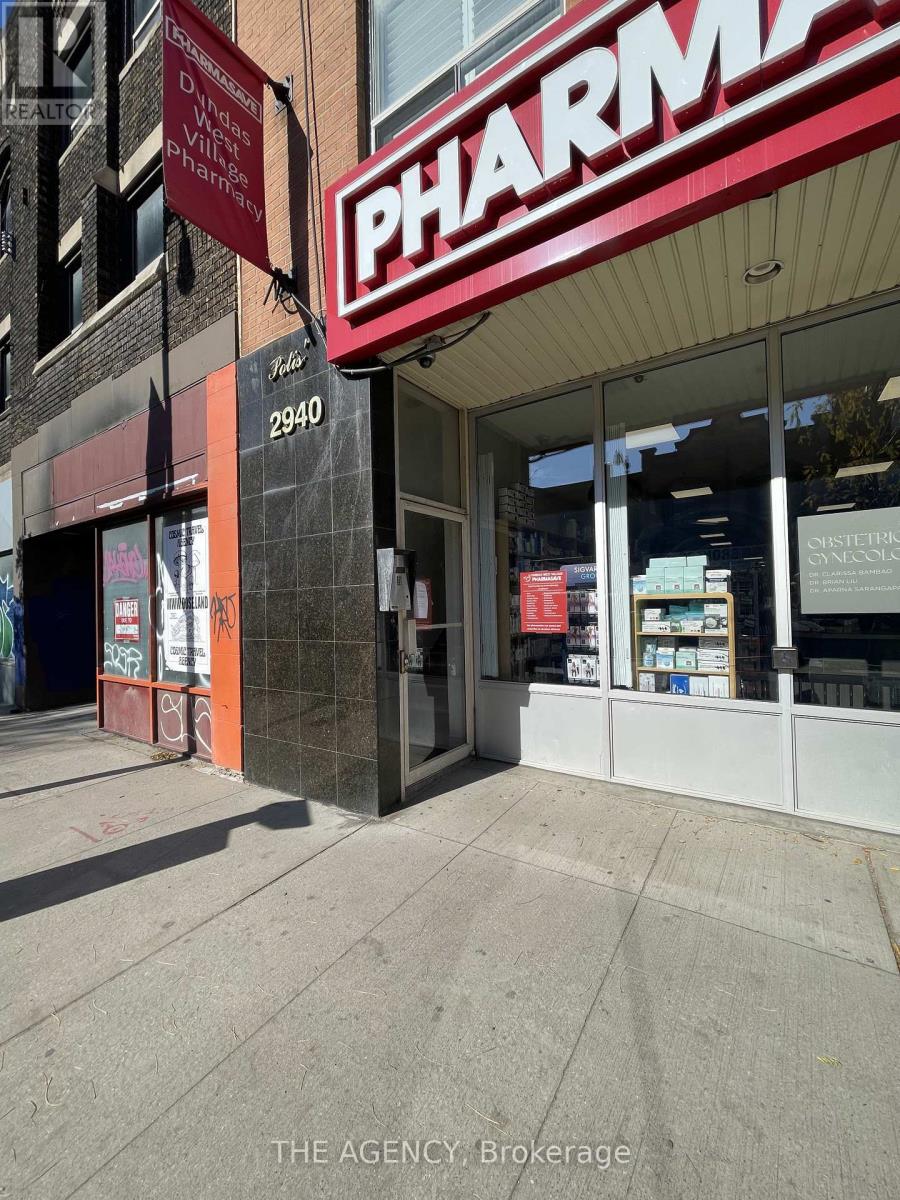 2 - 2940 Dundas Street W, Toronto, Ontario  M6P 1Y8 - Photo 22 - W12682552