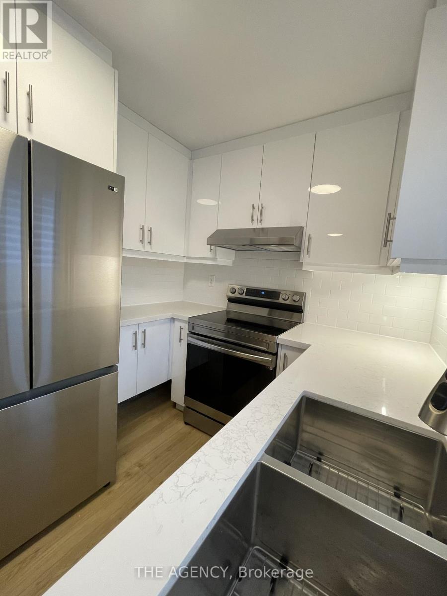 2 - 2940 Dundas Street W, Toronto, Ontario  M6P 1Y8 - Photo 9 - W12682552