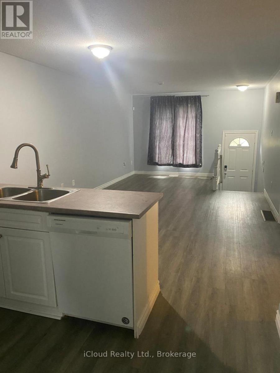 122 Marlborough Street, Brantford, Ontario  N3S 7Y2 - Photo 6 - X12647452