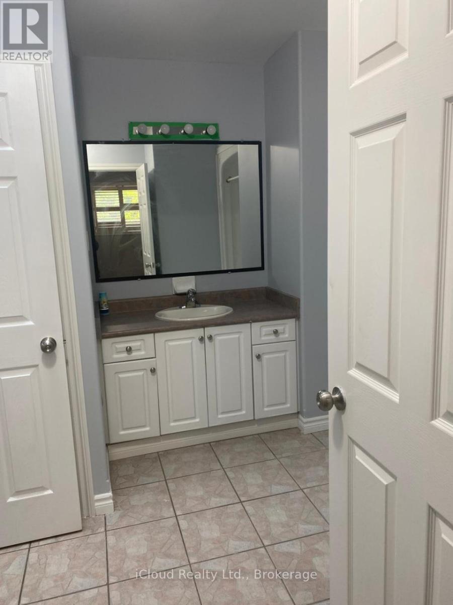 122 Marlborough Street, Brantford, Ontario  N3S 7Y2 - Photo 9 - X12647452