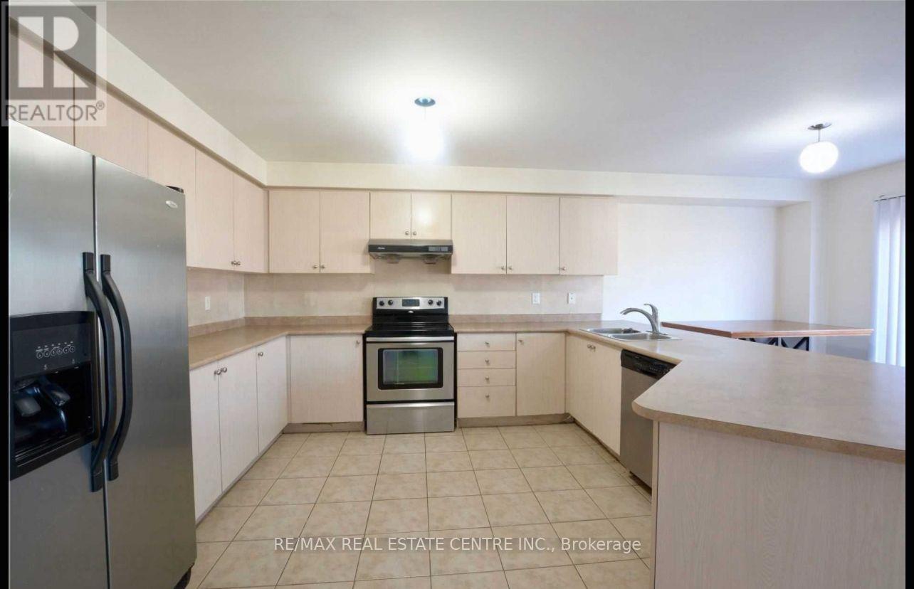 96 Luella Crescent, Brampton, Ontario  L7A 3H5 - Photo 10 - W12683610