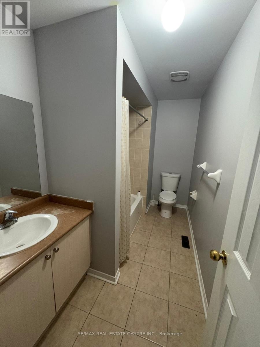 96 Luella Crescent, Brampton, Ontario  L7A 3H5 - Photo 21 - W12683610