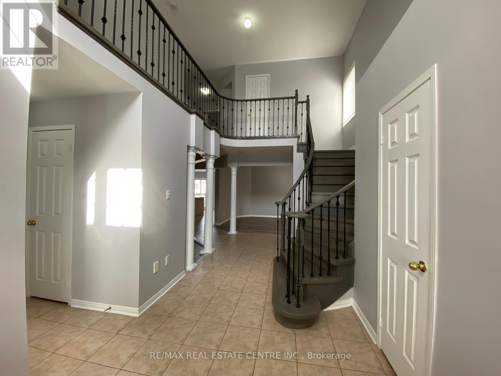 96 Luella Crescent, Brampton, Ontario  L7A 3H5 - Photo 6 - W12683610