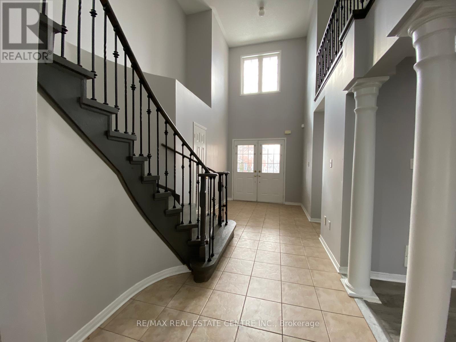 96 Luella Crescent, Brampton, Ontario  L7A 3H5 - Photo 7 - W12683610