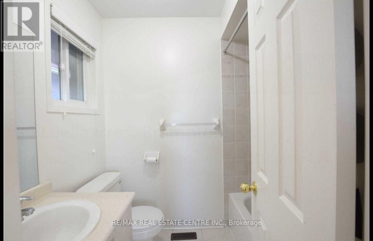 96 Luella Crescent, Brampton, Ontario  L7A 3H5 - Photo 8 - W12683610