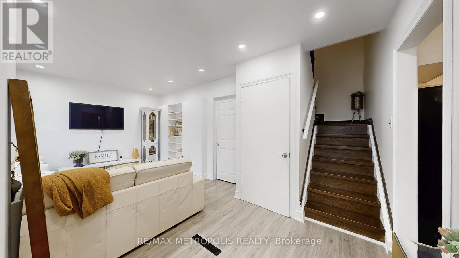 1 - 30 Sentinel Road, Toronto, Ontario  M3M 2Y8 - Photo 20 - W12683624