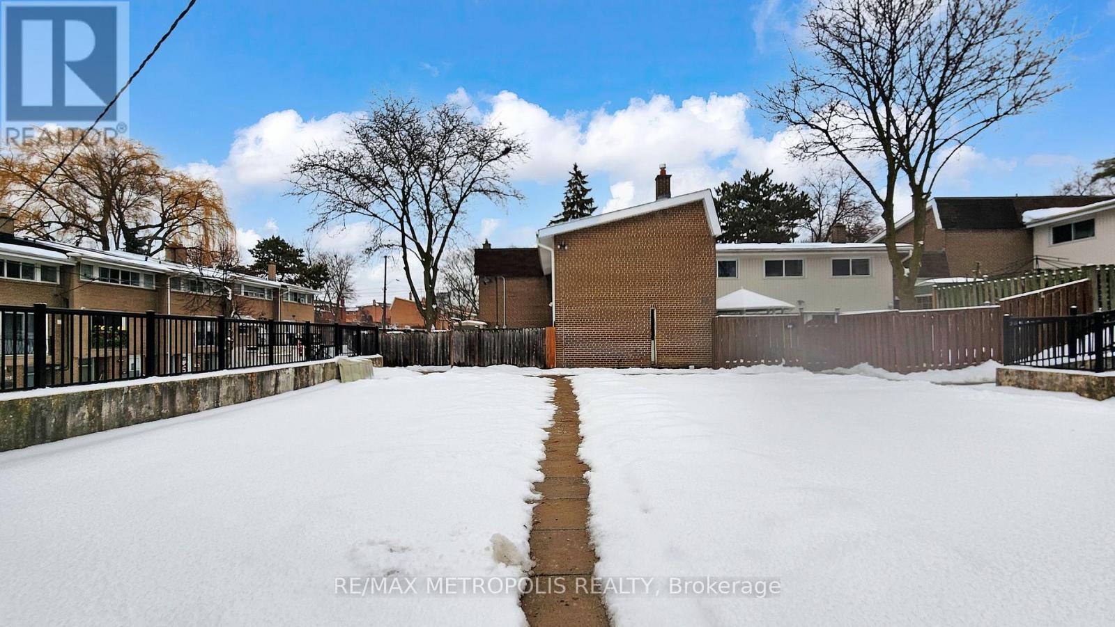 1 - 30 Sentinel Road, Toronto, Ontario  M3M 2Y8 - Photo 3 - W12683624