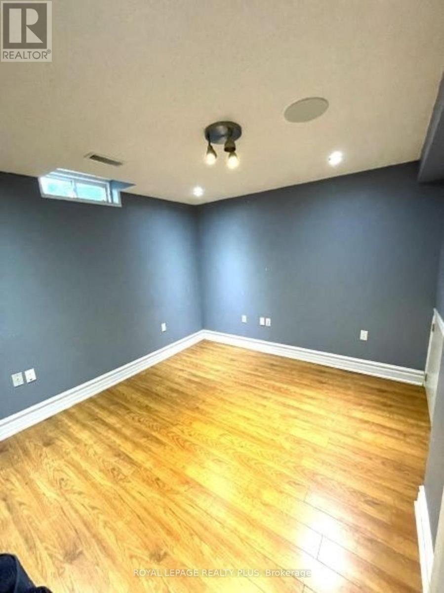 387 Brisdale Drive, Brampton, Ontario  L7A 3K7 - Photo 43 - W12682804