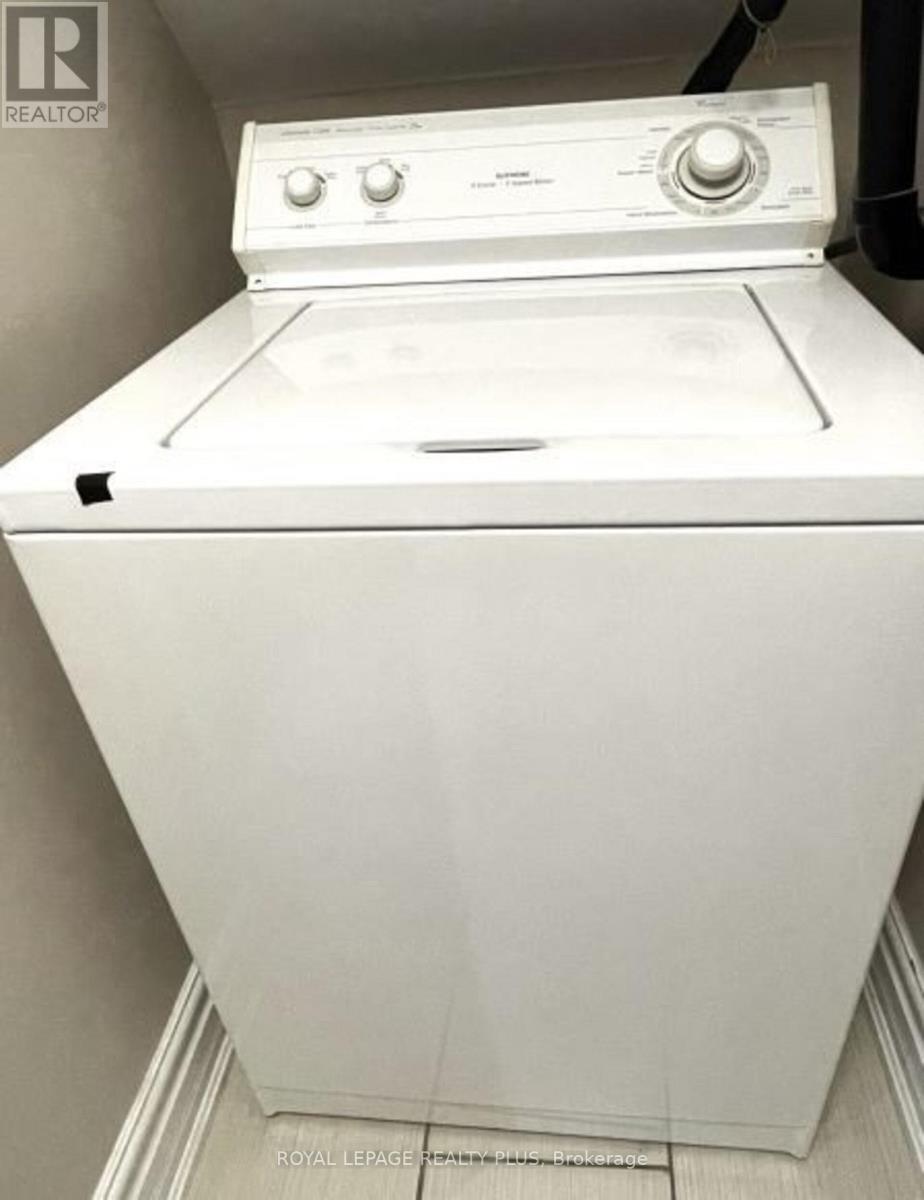 387 Brisdale Drive, Brampton, Ontario  L7A 3K7 - Photo 47 - W12682804