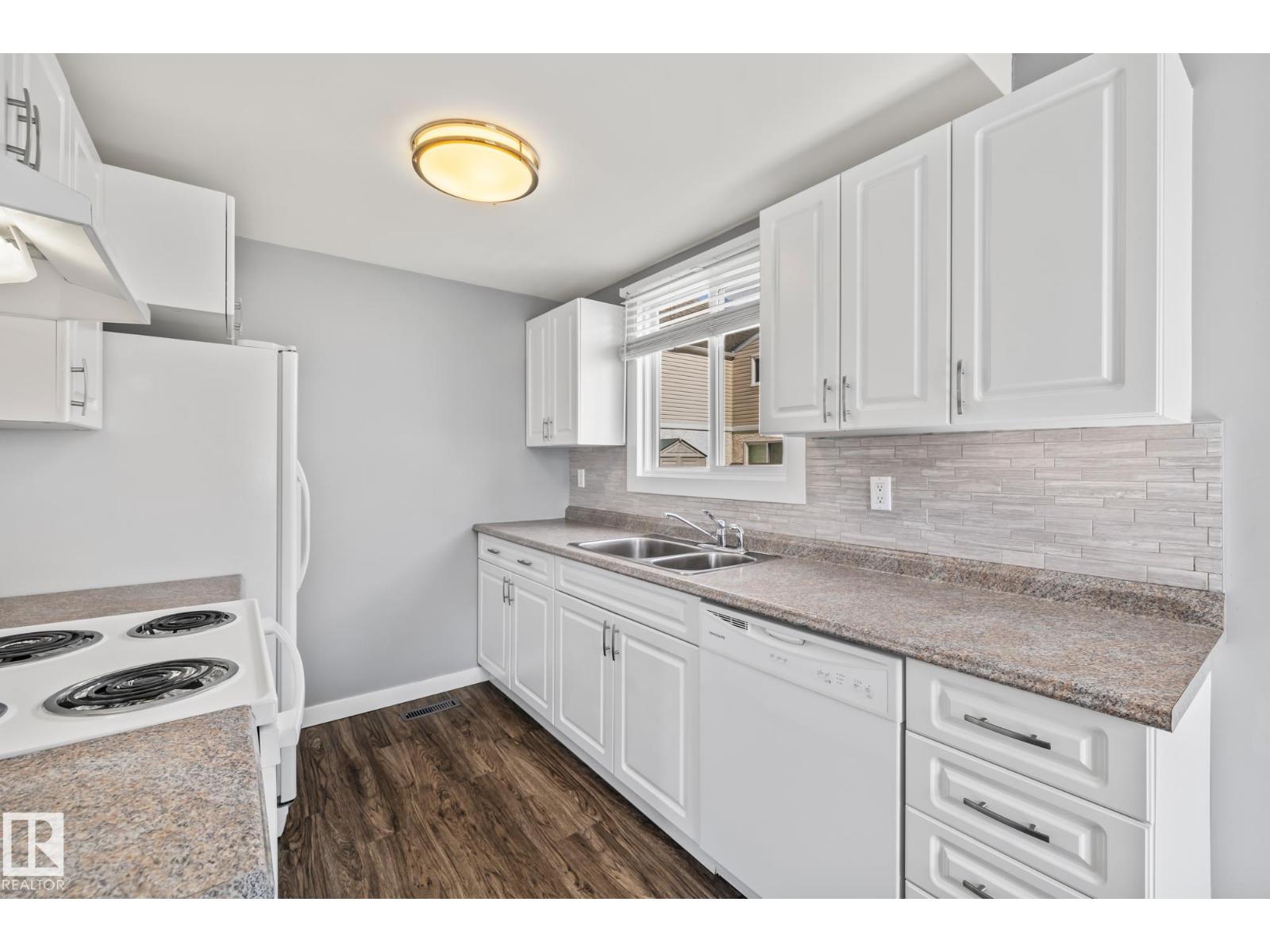 2B CLAREVIEW VG NW, edmonton, Alberta