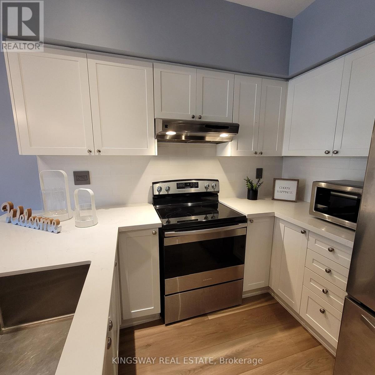 74b Coxwell Avenue, Toronto, Ontario  M4L 3A7 - Photo 10 - E12683638