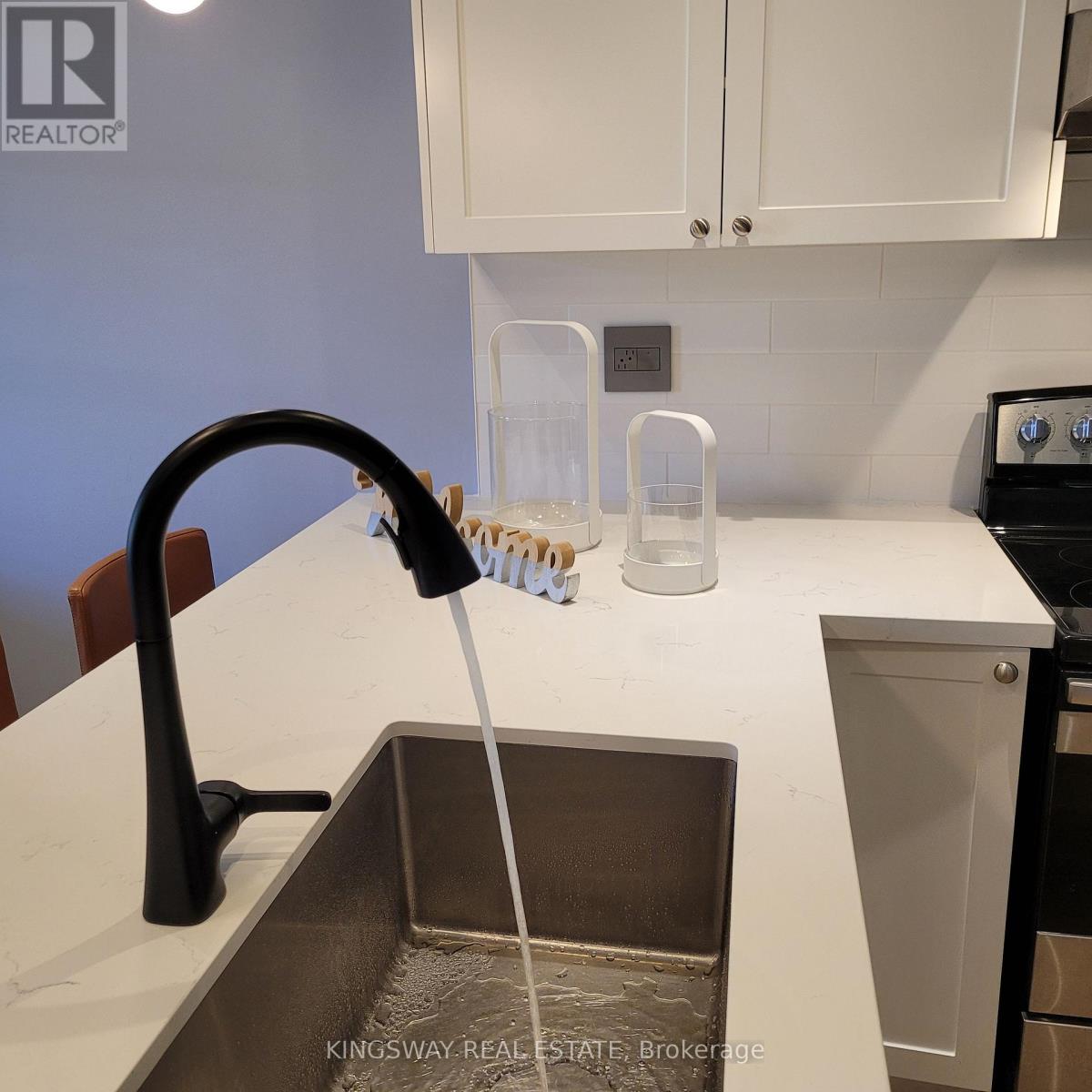 74b Coxwell Avenue, Toronto, Ontario  M4L 3A7 - Photo 13 - E12683638