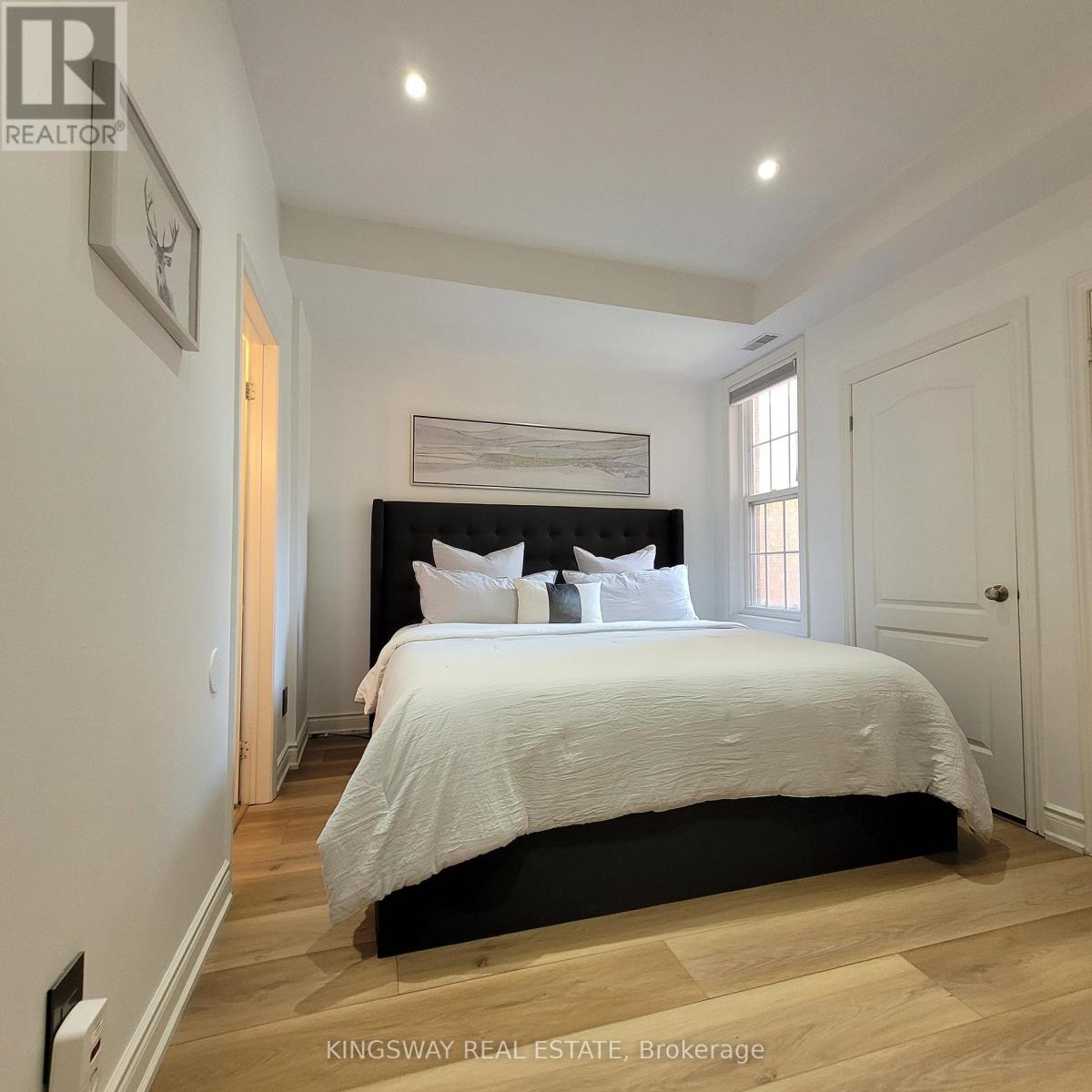 74b Coxwell Avenue, Toronto, Ontario  M4L 3A7 - Photo 18 - E12683638