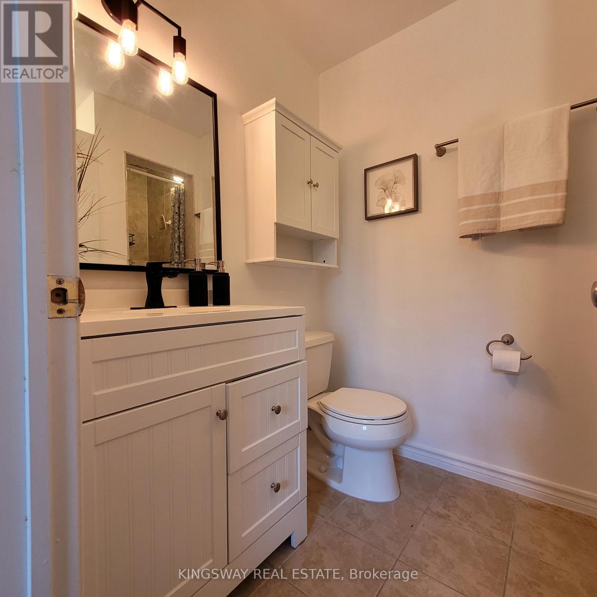 74b Coxwell Avenue, Toronto, Ontario  M4L 3A7 - Photo 21 - E12683638