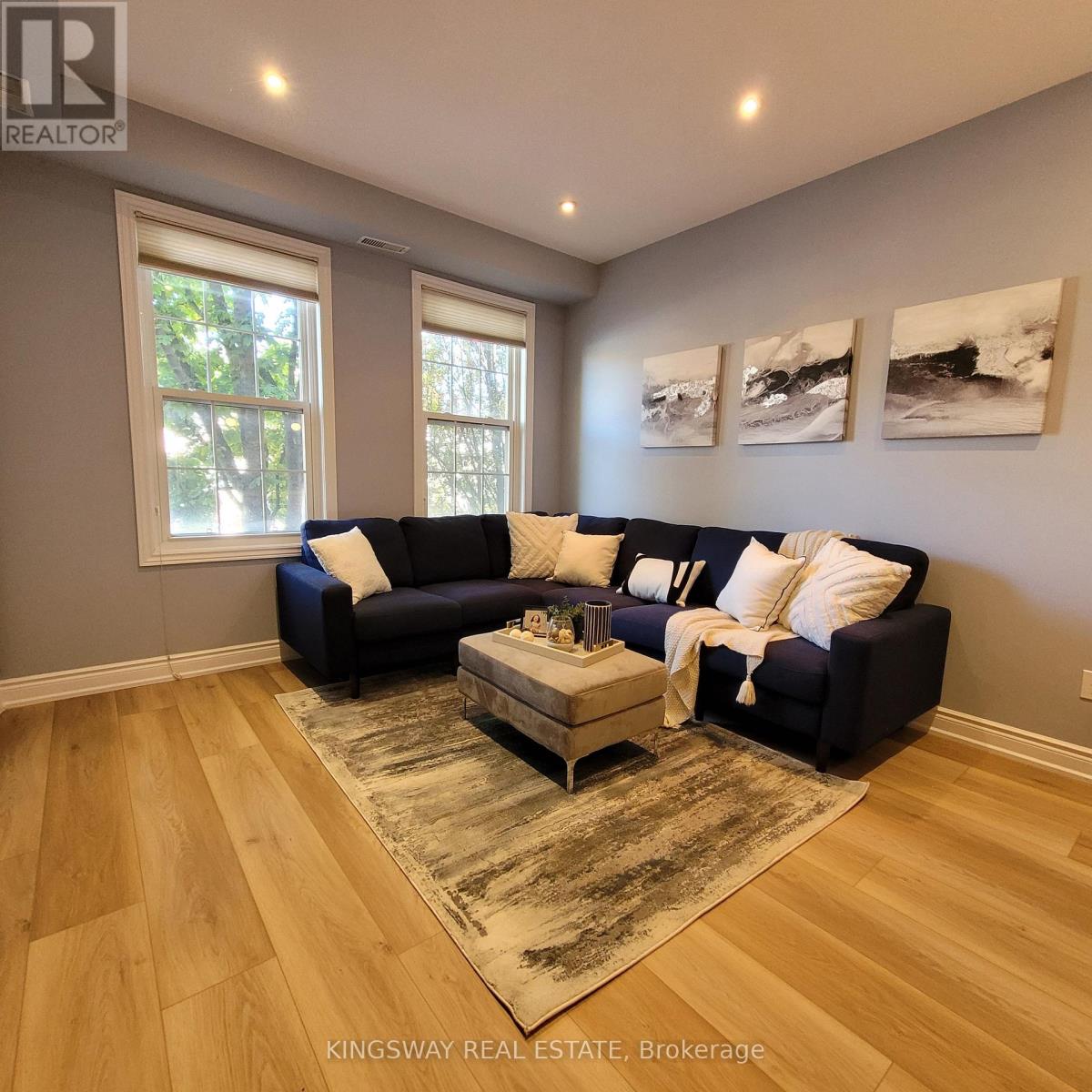 74b Coxwell Avenue, Toronto, Ontario  M4L 3A7 - Photo 4 - E12683638