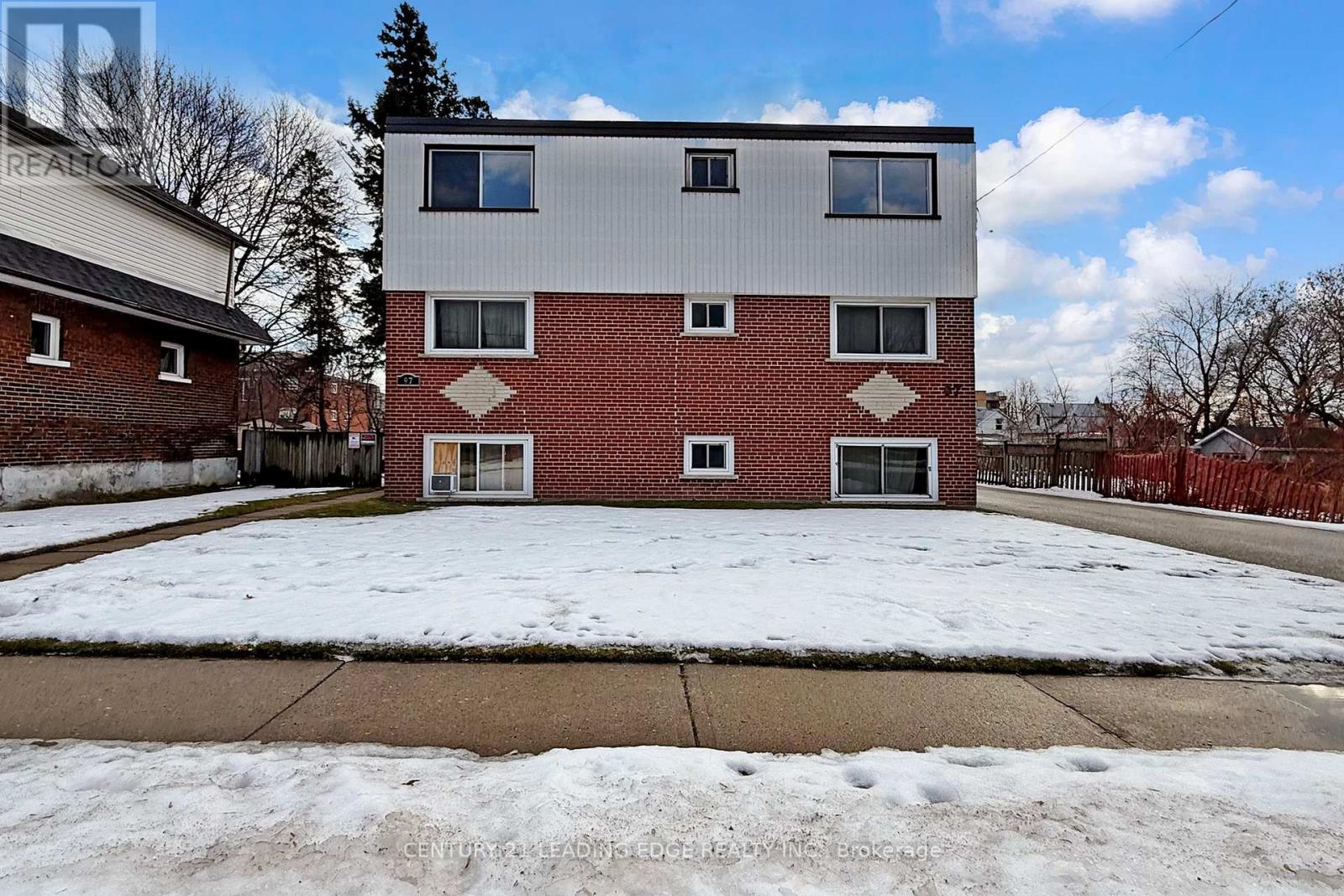 6 - 97 Elgin Street W, Oshawa (O'neill), Ontario  L1G 1S5 - Photo 2 - E12683652