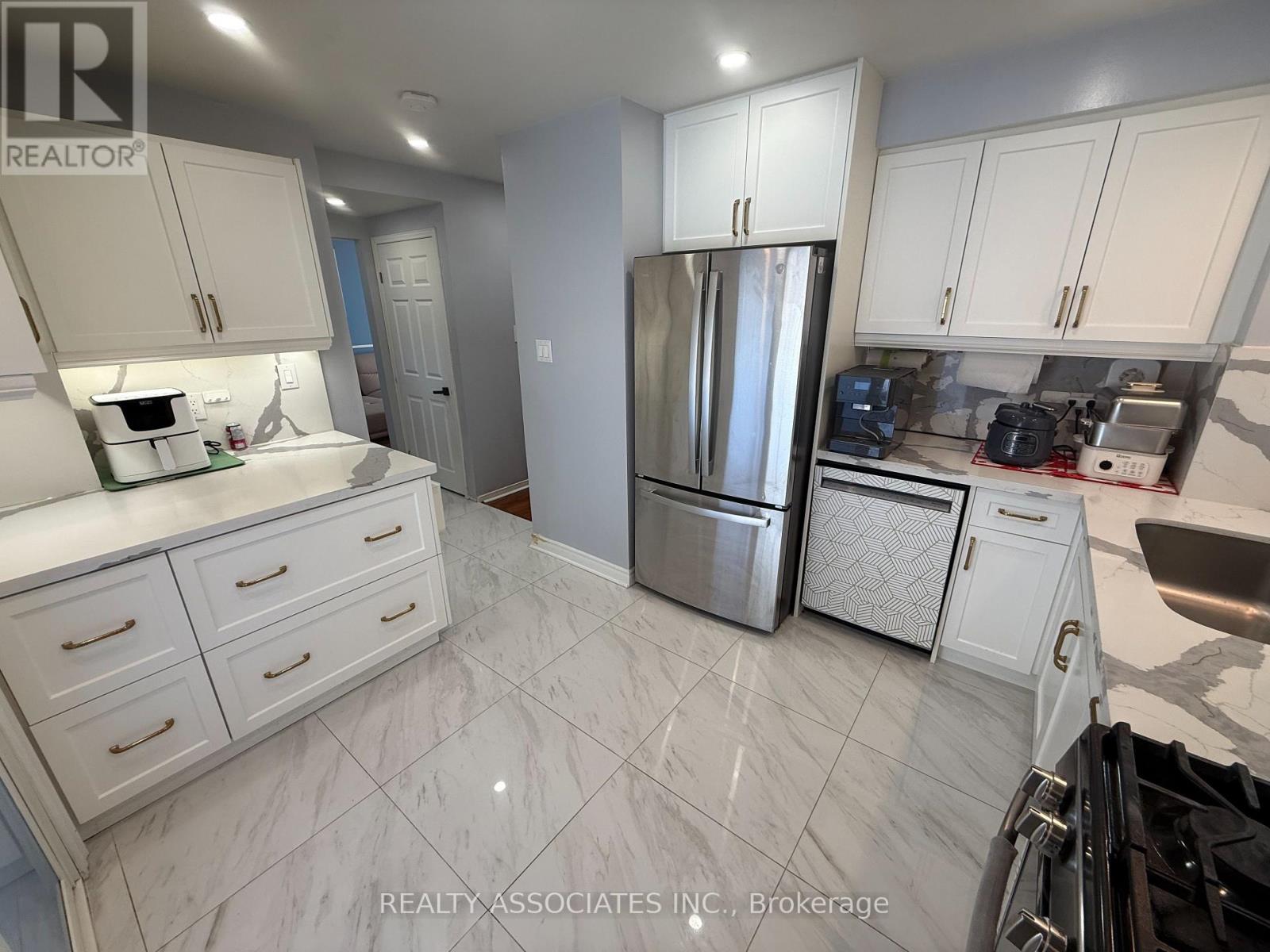 6 Harbord Crescent, Ajax, Ontario  L1S 4E1 - Photo 7 - E12683692