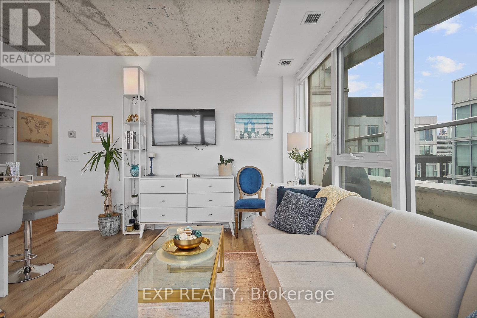 1301 - 25 Baseball Place, Toronto, Ontario  M4M 2A5 - Photo 4 - E12683734