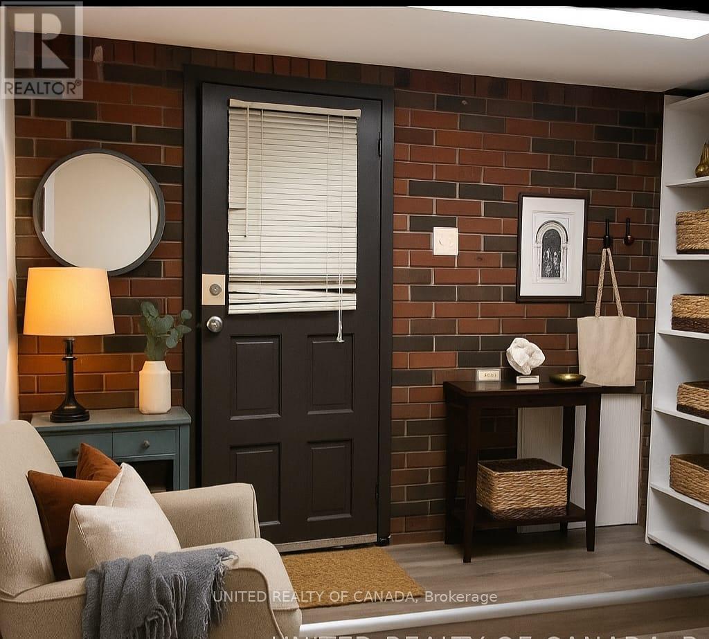 Lower - 126 Weldrick Rd Road W, Richmond Hill (North Richvale), Ontario  L4C 3V1 - Photo 2 - N12683640