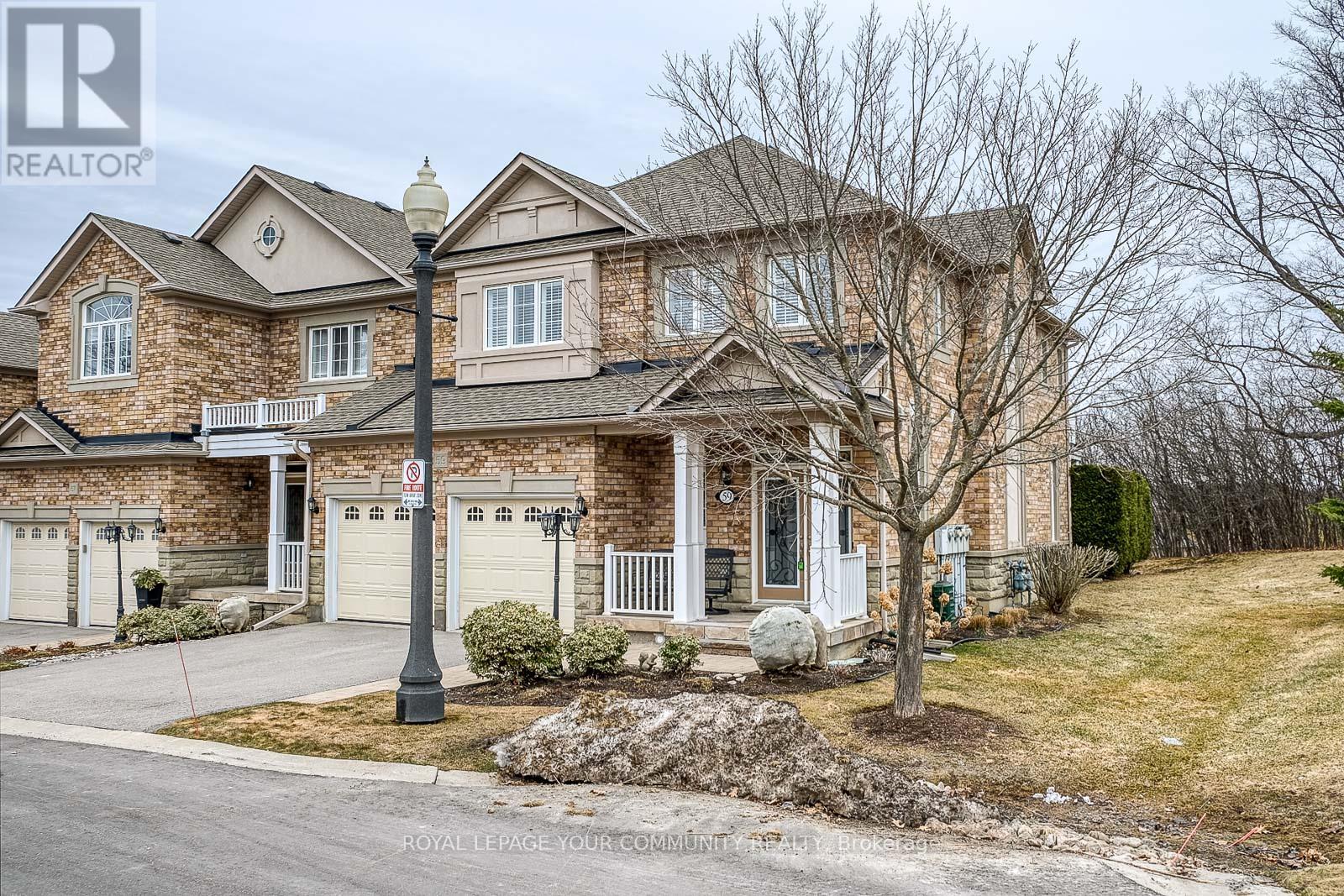 56 - 59 Stonecliffe Crescent, Aurora, Ontario  L4G 7Z7 - Photo 2 - N12683656