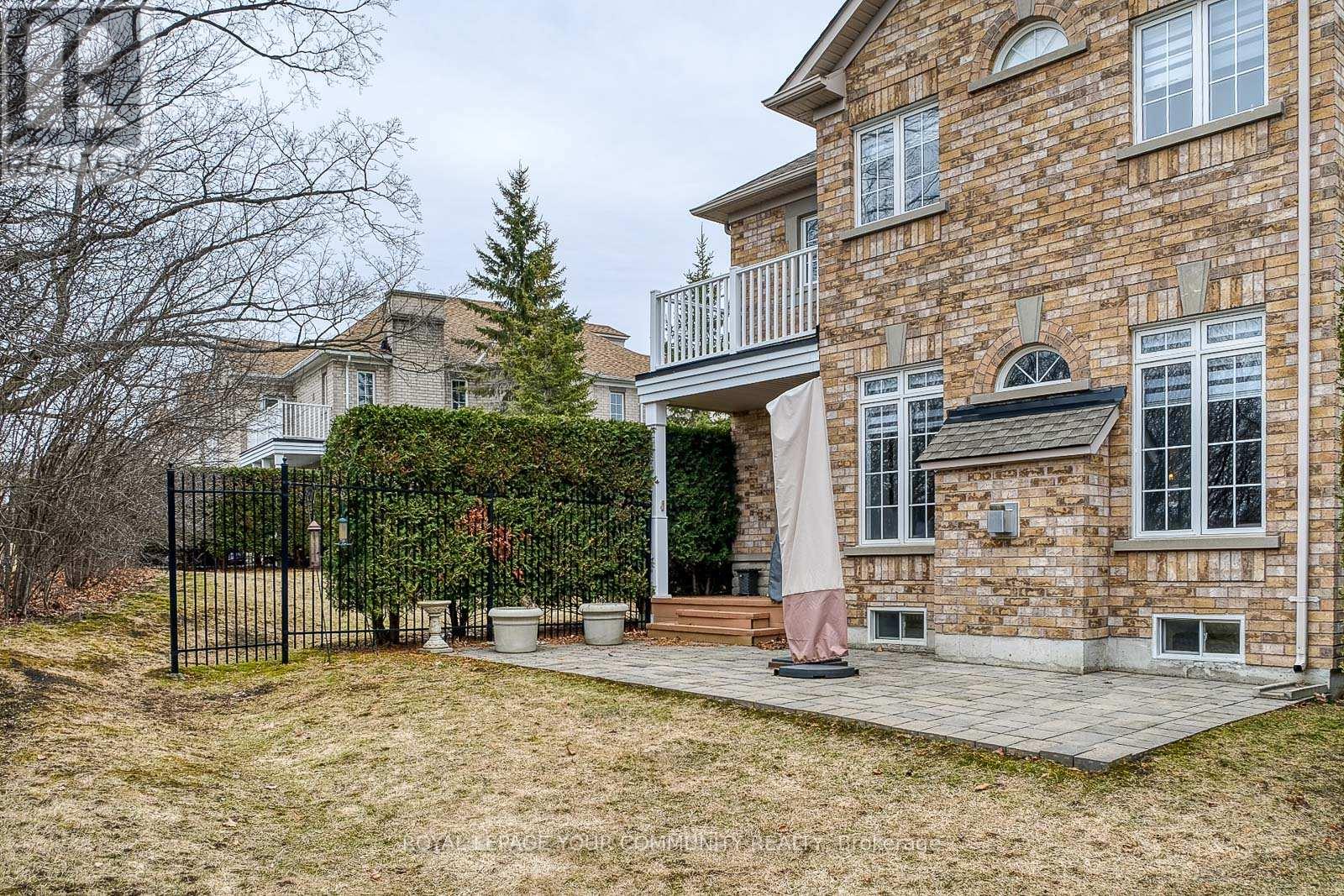 56 - 59 Stonecliffe Crescent, Aurora, Ontario  L4G 7Z7 - Photo 6 - N12683656