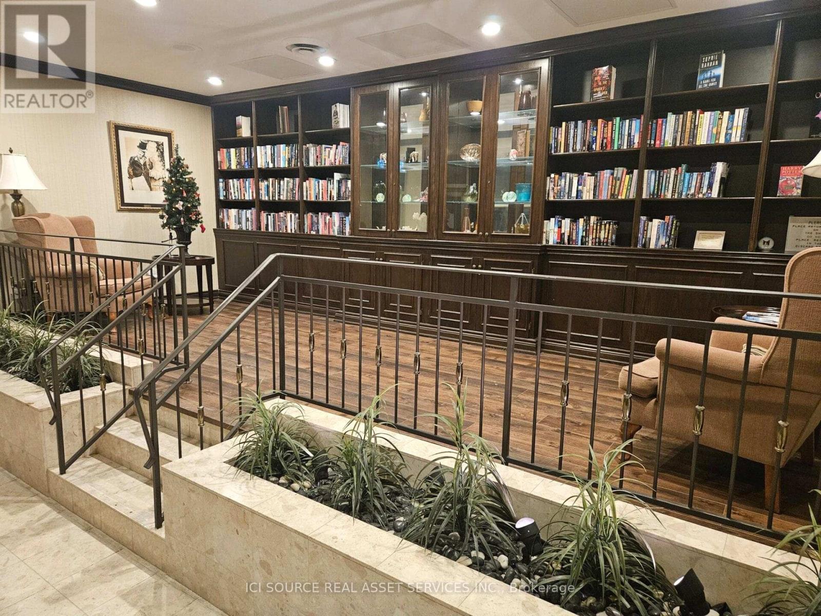 501 - 33 Weldrick Road E, Richmond Hill (Observatory), Ontario  L4C 8W4 - Photo 19 - N12683720