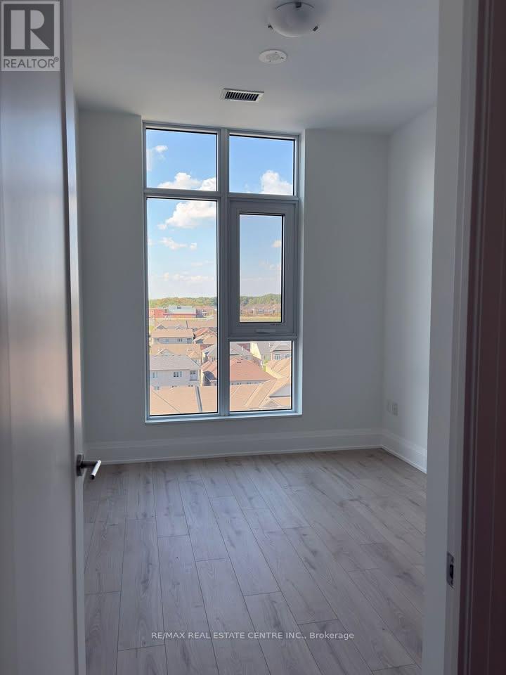 Ph 103 - 412 Silver Maple Road, Oakville, Ontario  L6H 7X8 - Photo 5 - W12683632