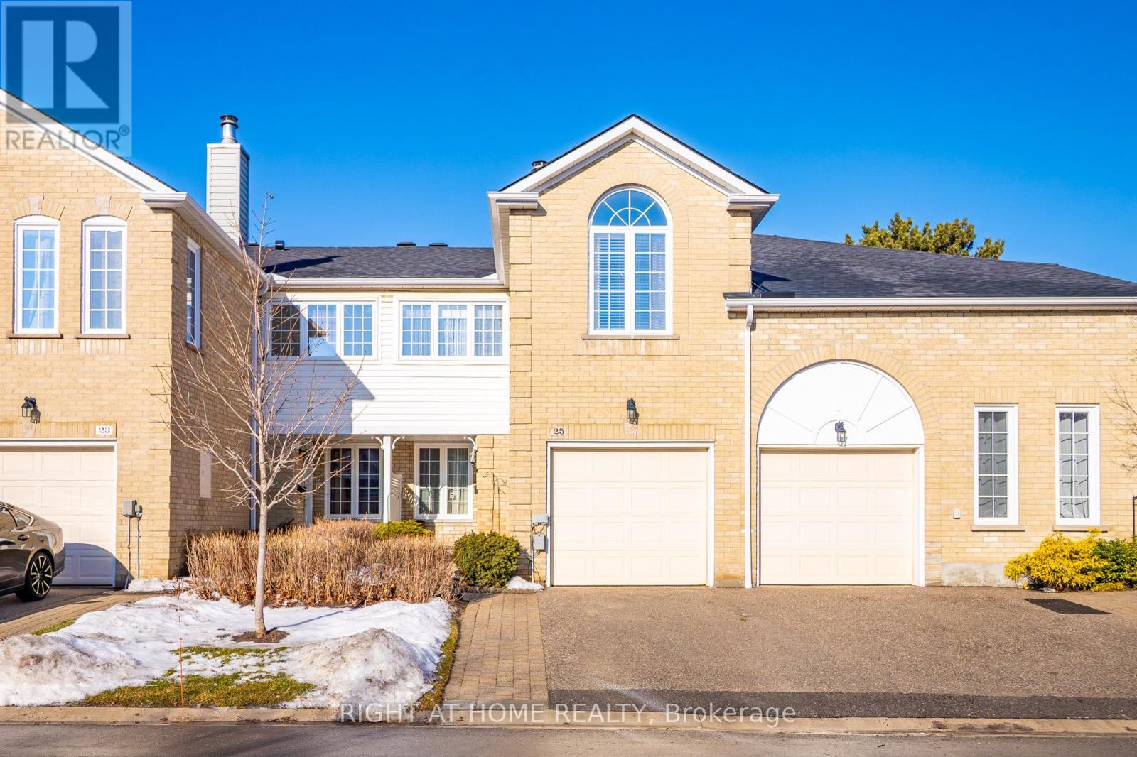 25 HEATHCLIFFE SQUARE, Brampton, Ontario