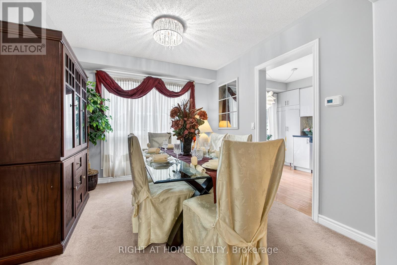 25 Heathcliffe Square, Brampton, Ontario  L6S 5R6 - Photo 15 - W12683642