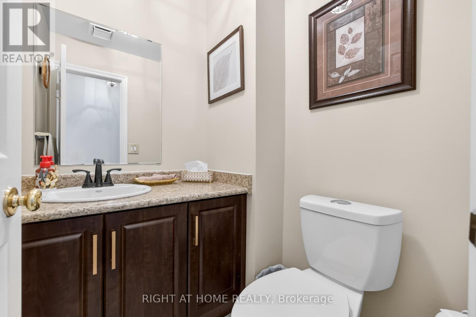 25 Heathcliffe Square, Brampton, Ontario  L6S 5R6 - Photo 17 - W12683642