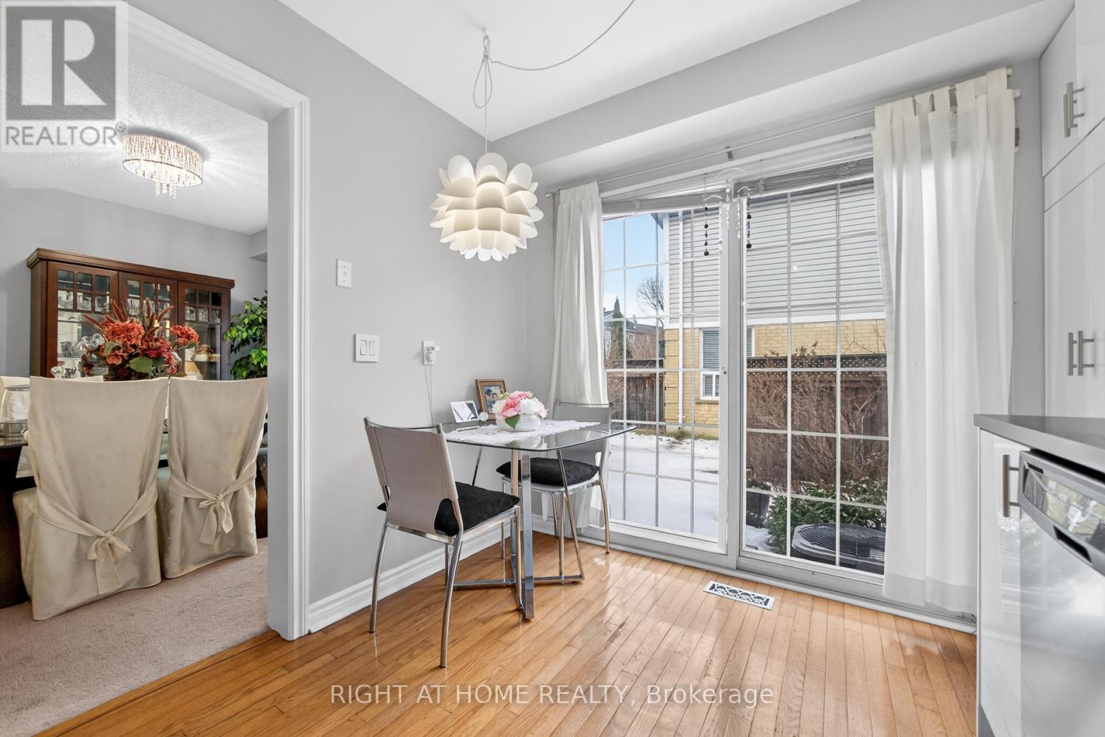 25 Heathcliffe Square, Brampton, Ontario  L6S 5R6 - Photo 25 - W12683642