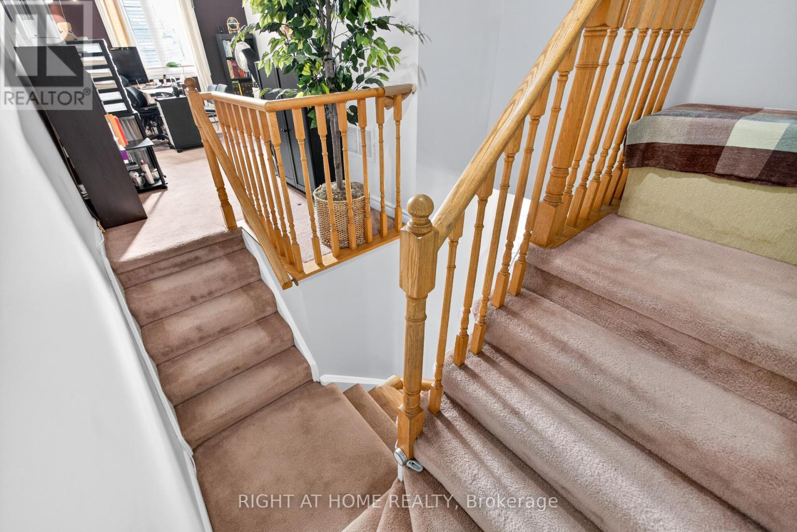 25 Heathcliffe Square, Brampton, Ontario  L6S 5R6 - Photo 28 - W12683642