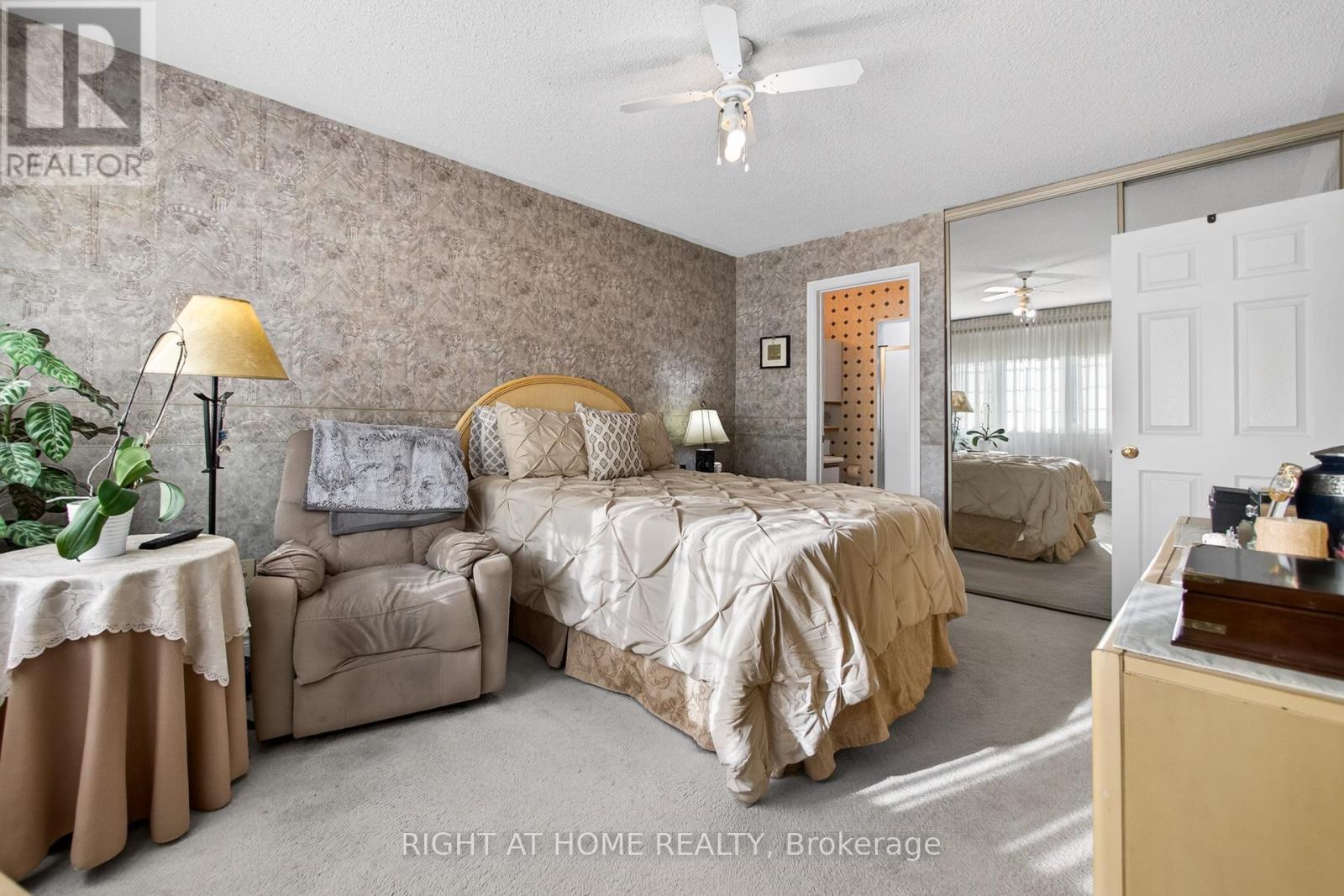 25 Heathcliffe Square, Brampton, Ontario  L6S 5R6 - Photo 32 - W12683642