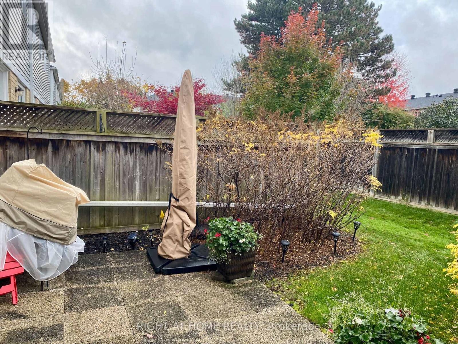 25 Heathcliffe Square, Brampton, Ontario  L6S 5R6 - Photo 47 - W12683642