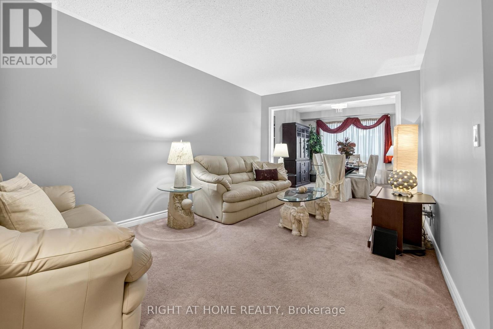 25 Heathcliffe Square, Brampton, Ontario  L6S 5R6 - Photo 9 - W12683642