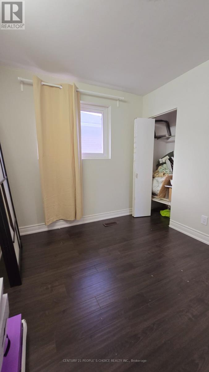 22 Murchison Crescent, Toronto (Mount Olive-Silverstone-Jamestown), Ontario  M9V 3P6 - Photo 11 - W12683644