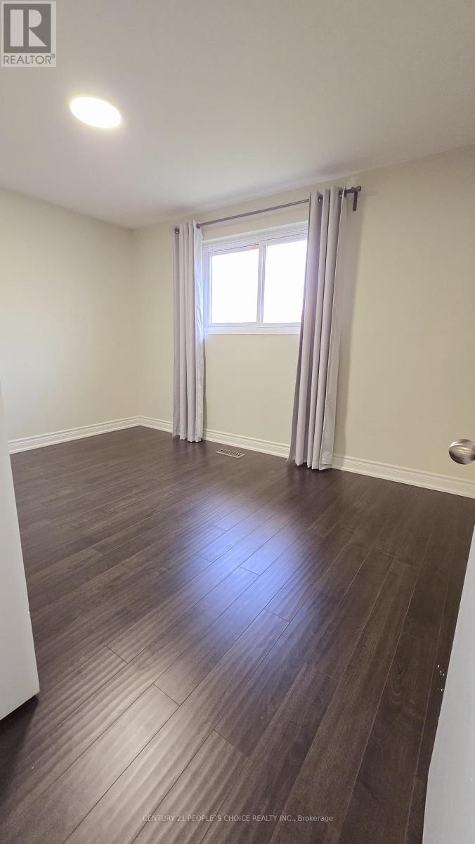 22 Murchison Crescent, Toronto (Mount Olive-Silverstone-Jamestown), Ontario  M9V 3P6 - Photo 12 - W12683644