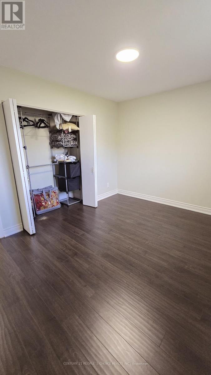 22 Murchison Crescent, Toronto (Mount Olive-Silverstone-Jamestown), Ontario  M9V 3P6 - Photo 13 - W12683644