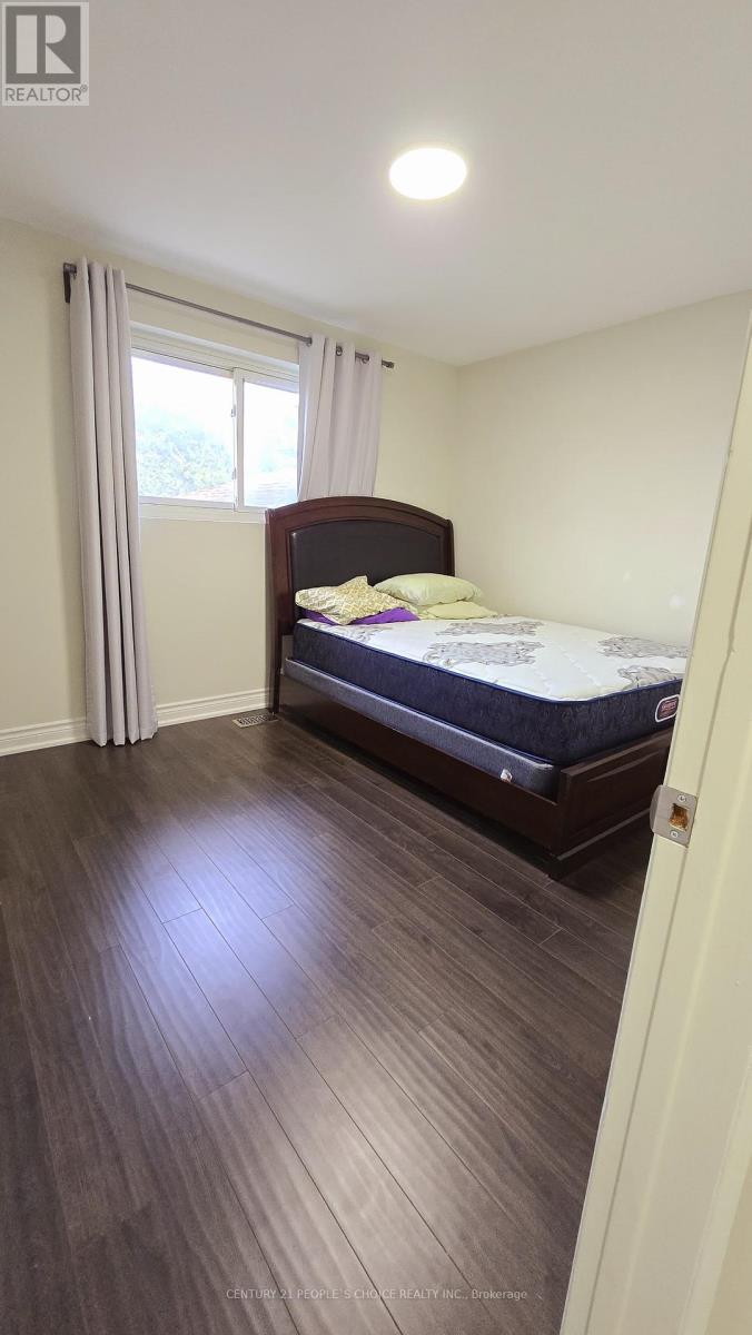 22 Murchison Crescent, Toronto (Mount Olive-Silverstone-Jamestown), Ontario  M9V 3P6 - Photo 14 - W12683644