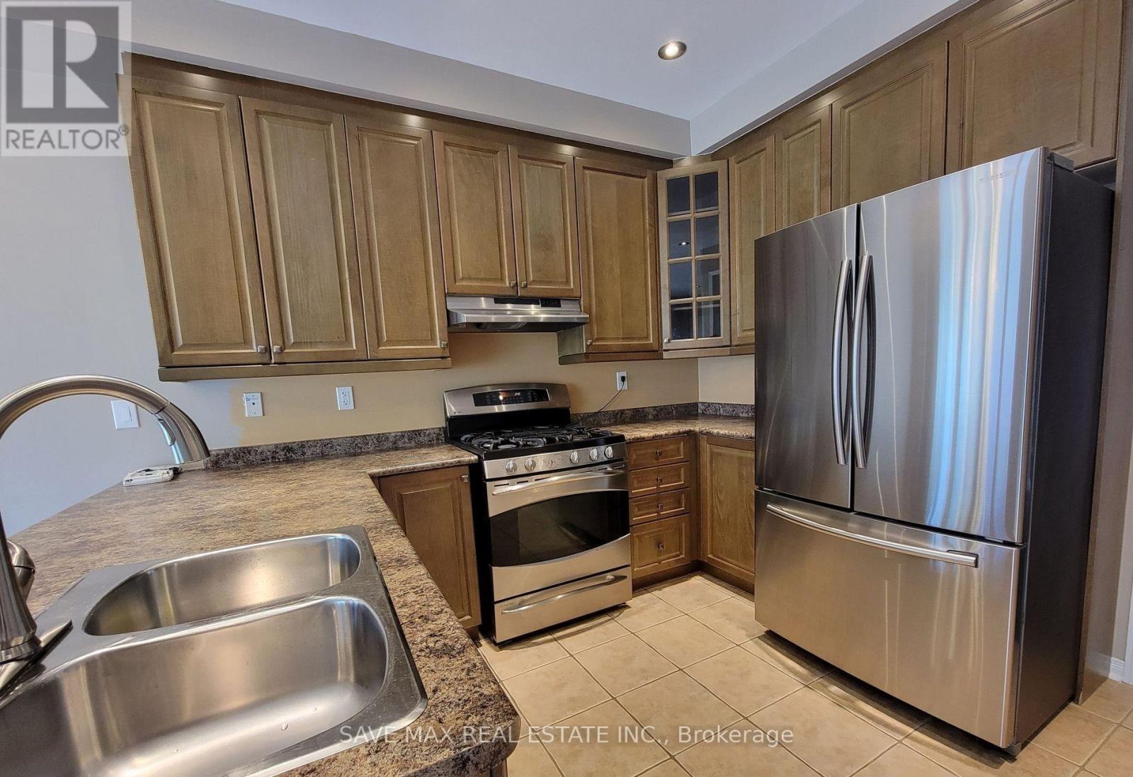 3080 Mission Hill Drive, Mississauga, Ontario  L5M 0C1 - Photo 4 - W12683646