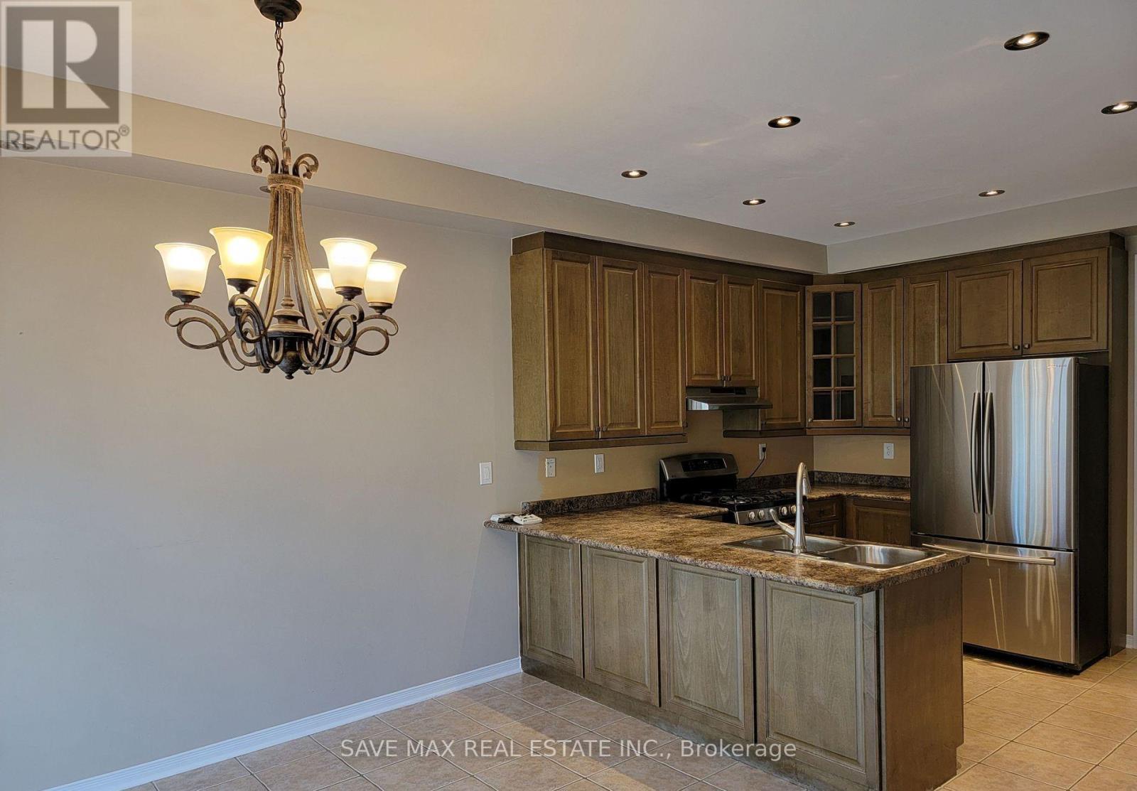 3080 Mission Hill Drive, Mississauga, Ontario  L5M 0C1 - Photo 5 - W12683646