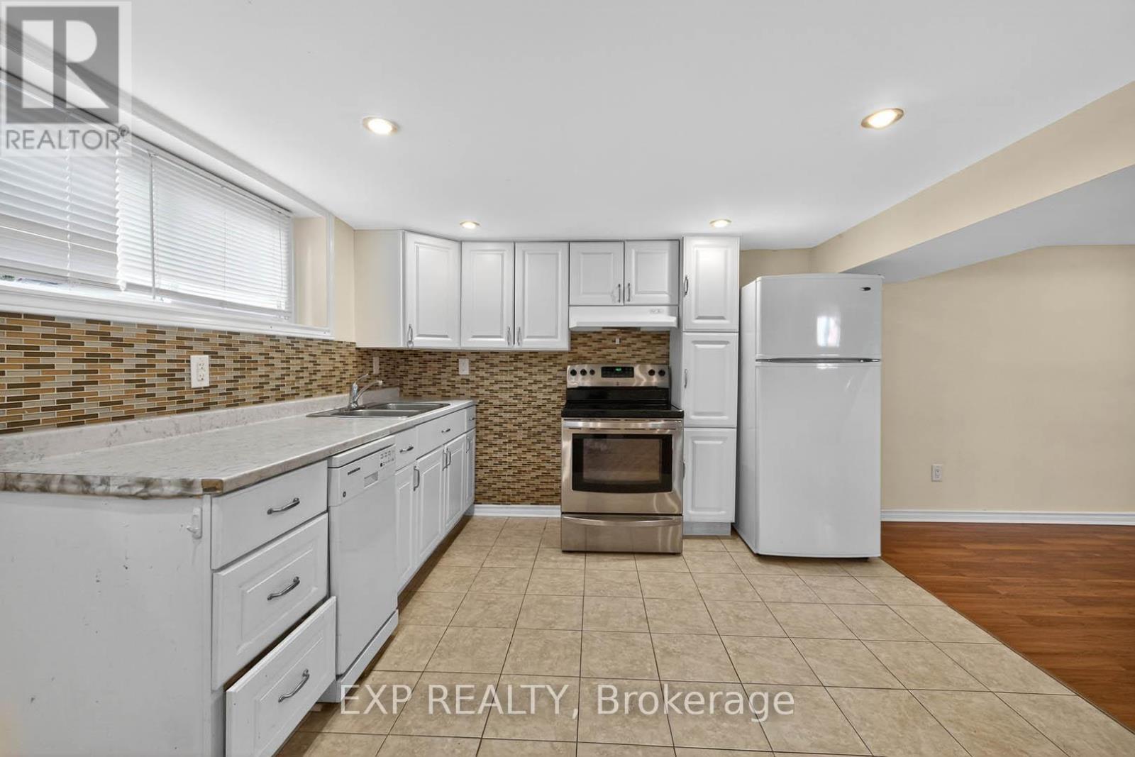 Lower Level - 3567 Queenston Drive, Mississauga, Ontario  L5C 2G8 - Photo 10 - W12683654