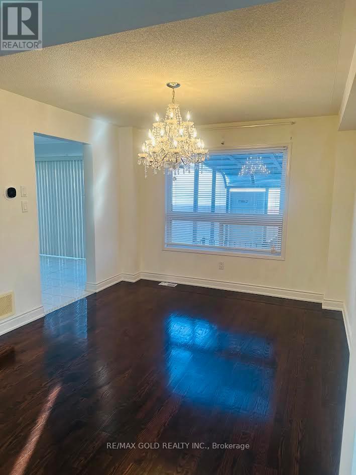 329 Brisdale Drive, Brampton, Ontario  L7A 3C1 - Photo 10 - W12683674