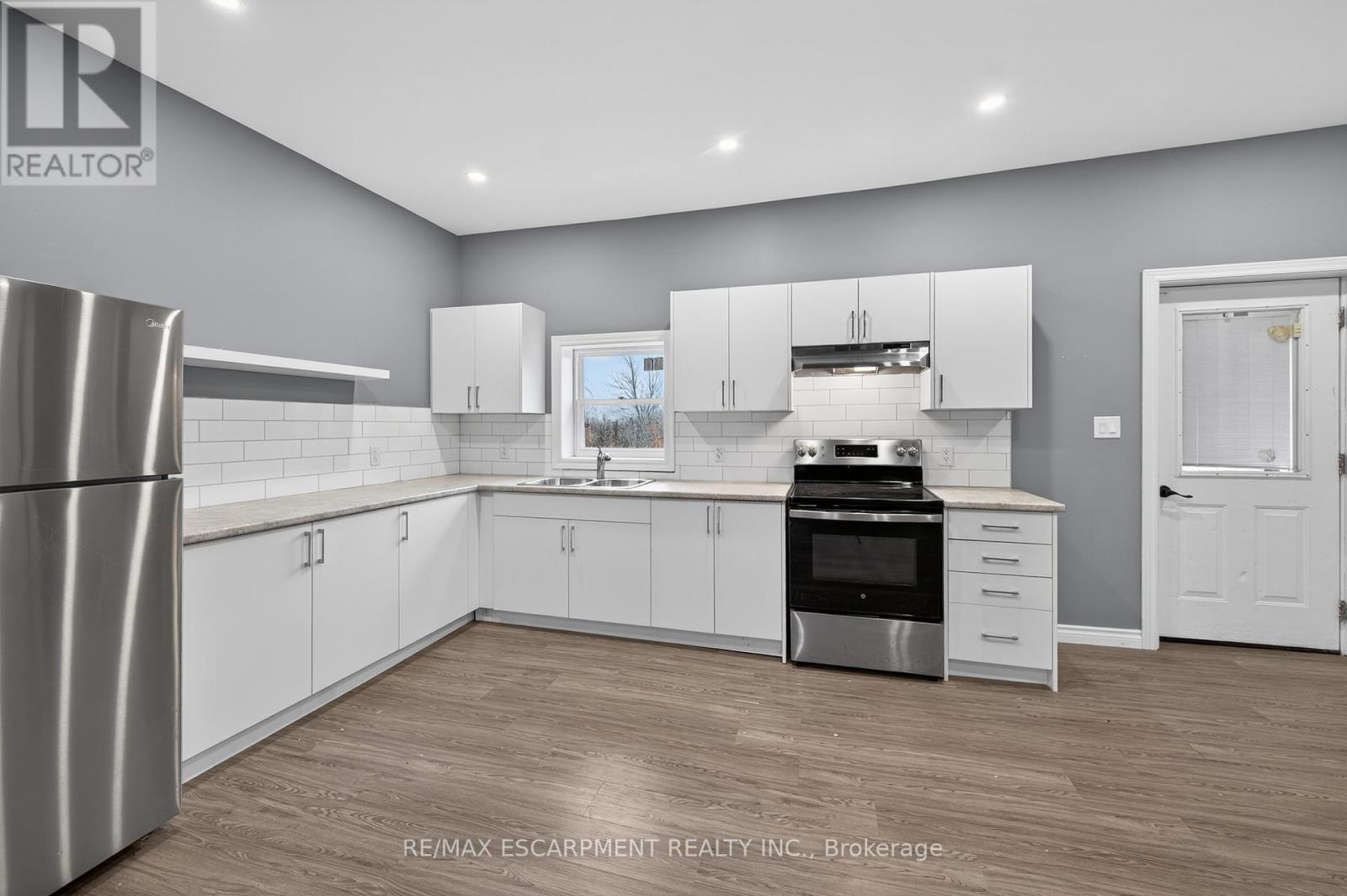 3 - 12 Main Street E, Haldimand, Ontario  N0A 1P0 - Photo 6 - X12683694