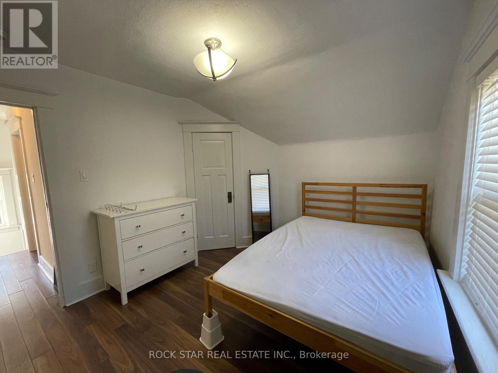 59 Laurel Street, Waterloo, Ontario  N2J 2H3 - Photo 12 - X12683718