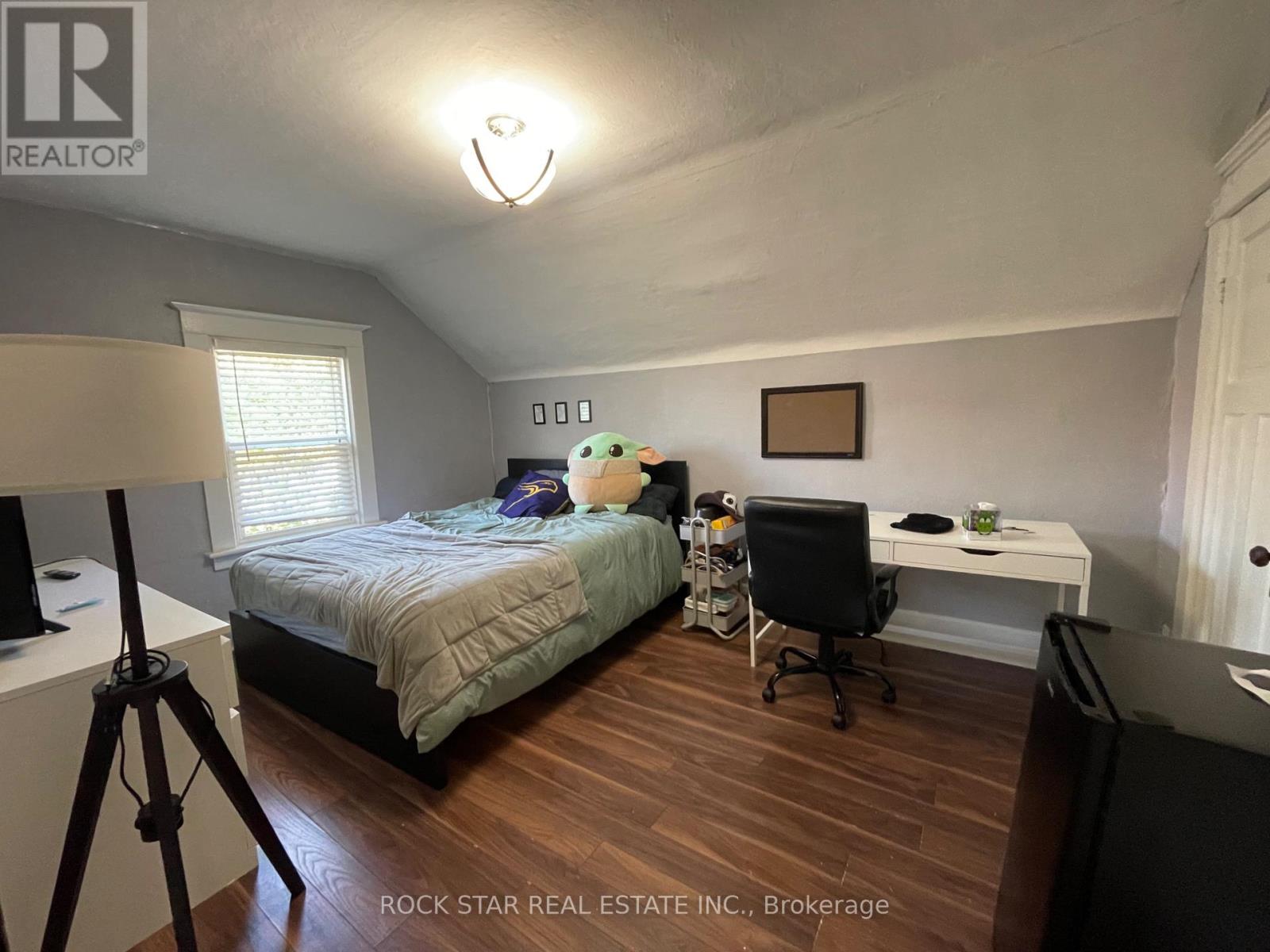 59 Laurel Street, Waterloo, Ontario  N2J 2H3 - Photo 8 - X12683718