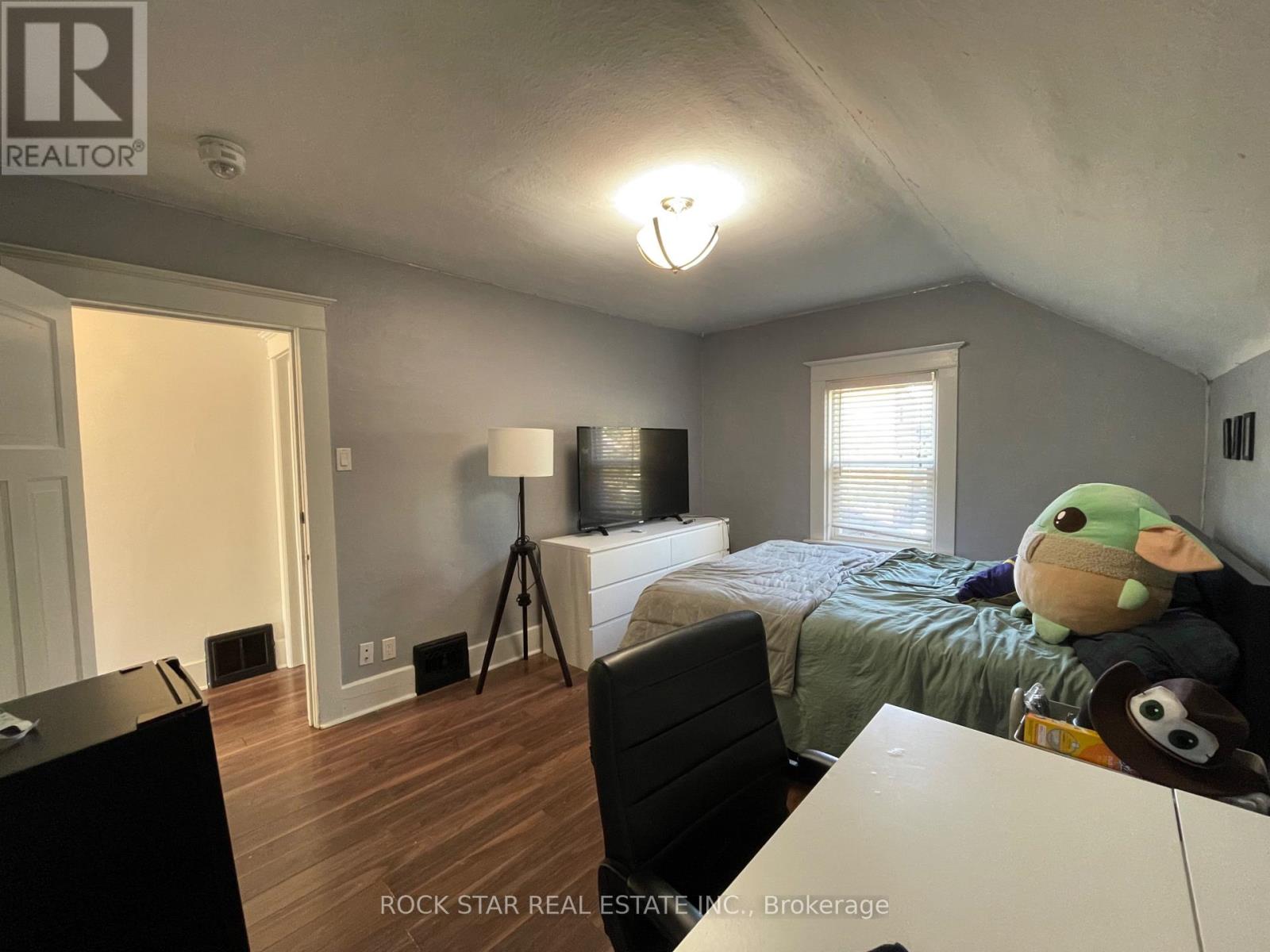 59 Laurel Street, Waterloo, Ontario  N2J 2H3 - Photo 9 - X12683718